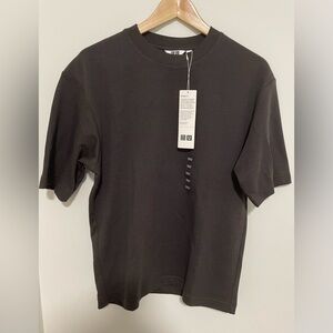 Uniqlo Men’s XS Black AIRism Striped Oversized Tshirt